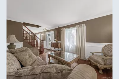 56 Columbine Avenue, Merrick, NY 11566 - Photo 5