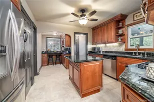 19 St Thomas Pl, Malverne, NY 11565 - Photo 9