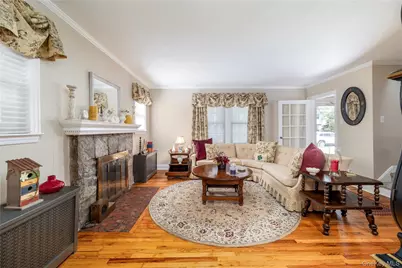 19 Saint Thomas Place, Malverne, NY 11565 - Photo 3