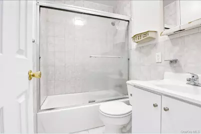 6107 Bleecker Street, Ridgewood, NY 11385 - Photo 15