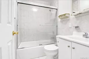 61-07 Bleecker St, Ridgewood, NY 11385 - Photo 15