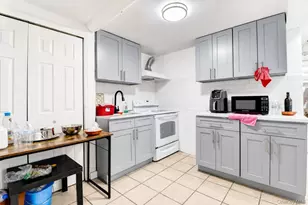 61-07 Bleecker St, Ridgewood, NY 11385 - Photo 23