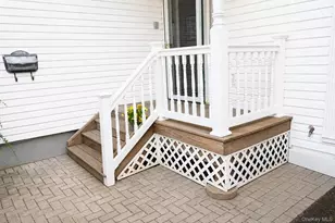 525 S Greene Ave, Lindenhurst, NY 11757 - Photo 35