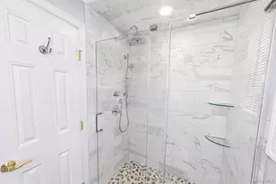 525 S Greene Ave, Lindenhurst, NY 11757 - Photo 15