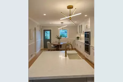 18 Pond Park Road, Great Neck, NY 11023 - Photo 5