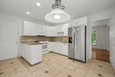 4 Annes Wood Lane, Mount Kisco, NY 10549 - Photo 5