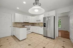 4 Annes Wood Ln, Mount Kisco, NY 10549 - Photo 5