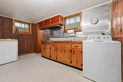 659 Diellen Lane, Elmont, NY 11003 - Photo 19