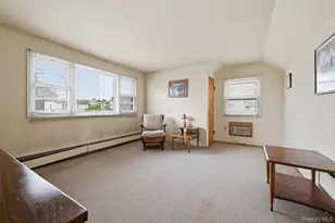 659 Diellen Ln, Elmont, NY 11003 - Photo 15