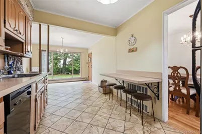 659 Diellen Lane, Elmont, NY 11003 - Photo 7