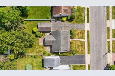 659 Diellen Lane, Elmont, NY 11003 - Photo 23