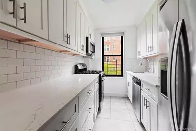525 W 235th Street #4D, Bronx, NY 10463 - Photo 5