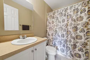 72 Paddington Cir, Smithtown, NY 11787 - Photo 21