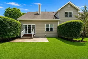 72 Paddington Cir, Smithtown, NY 11787 - Photo 27