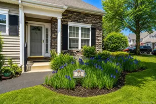 72 Paddington Cir, Smithtown, NY 11787 - Photo 3