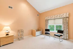 72 Paddington Cir, Smithtown, NY 11787 - Photo 15