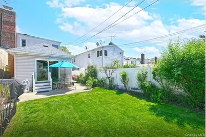 6720 211th Street, Oakland Gardens, NY 11364 - Photo 23