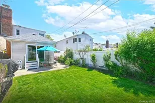 67-20 211th St, Oakland Gardens, NY 11364 - Photo 23
