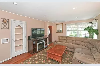 6720 211th Street, Oakland Gardens, NY 11364 - Photo 7