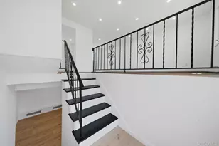 242 Roquette Ave, Floral Park, NY 11001 - Photo 5