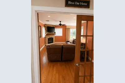 137 Cleveland Avenue, Massapequa, NY 11758 - Photo 3