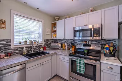 7 Pearlbush Lane, Poughkeepsie, NY 12603 - Photo 15