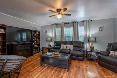 7 Pearlbush Lane, Poughkeepsie, NY 12603 - Photo 5
