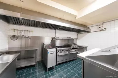 10 Bay Ridge Avenue, Brooklyn, NY 11220 - Photo 9