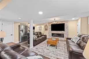8 Frontier Trail, Manorville, NY 11949 - Photo 37