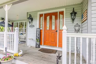 8 Frontier Trail, Manorville, NY 11949 - Photo 5