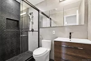 827 E 161st St, Bronx, NY 10459 - Photo 15