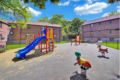 5850 246th Crescent #C7, Douglaston, NY 11362 - Photo 19
