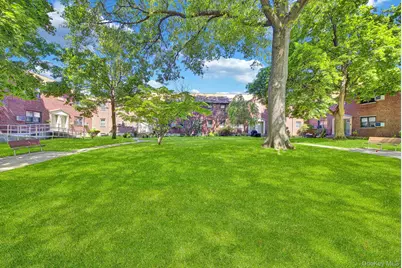 5850 246th Crescent #C7, Douglaston, NY 11362 - Photo 3