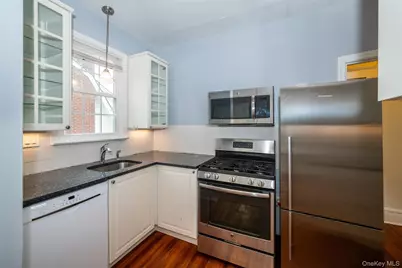 82 Clove Road, New Rochelle, NY 10801 - Photo 11