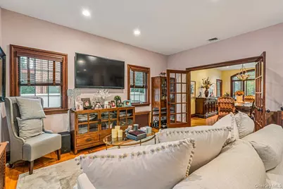 4308 Glenwood Street, Little Neck, NY 11363 - Photo 9