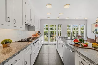 6 Hillair Circle, White Plains, NY 10605 - Photo 15