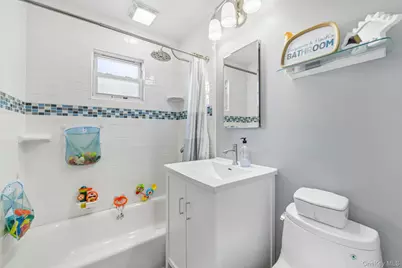 2821 Colonial Avenue, Merrick, NY 11566 - Photo 13