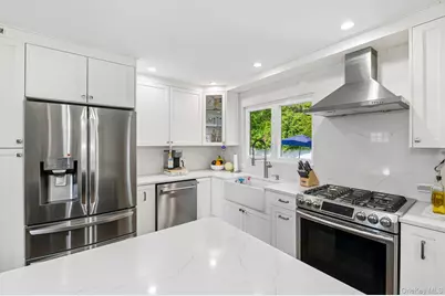 2821 Colonial Avenue, Merrick, NY 11566 - Photo 9