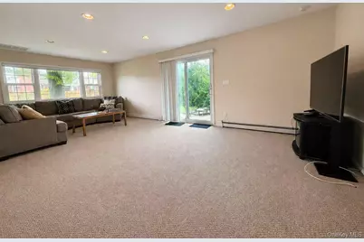 21 Redwood Court, Glen Cove, NY 11542 - Photo 15
