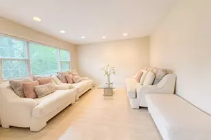 21 Redwood Ct, Glen Cove, NY 11542 - Photo 3