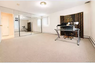 21 Redwood Court, Glen Cove, NY 11542 - Photo 19
