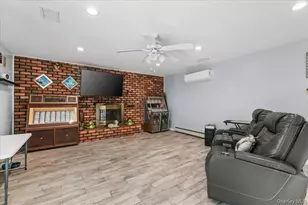 9 Bernadette Ct, Hicksville, NY 11801 - Photo 13