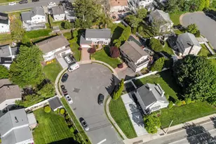 9 Bernadette Ct, Hicksville, NY 11801 - Photo 3