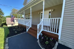27 Sunburst Dr, Rocky Point, NY 11778 - Photo 23