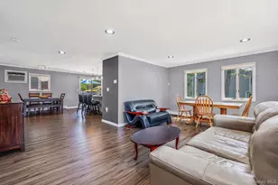 935 Sterling Pl, West Babylon, NY 11704 - Photo 19