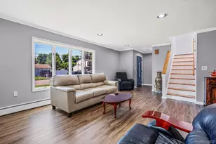 935 Sterling Pl, West Babylon, NY 11704 - Photo 17