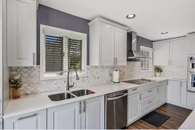 935 Sterling Place, West Babylon, NY 11704 - Photo 5