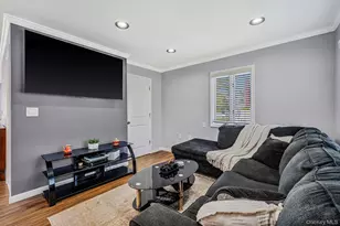 935 Sterling Pl, West Babylon, NY 11704 - Photo 15