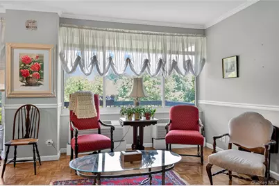 100 Hilton Avenue #304, Garden City, NY 11530 - Photo 7
