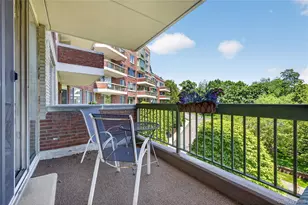 100 Hilton Ave, Garden City, NY 11530 - Photo 9